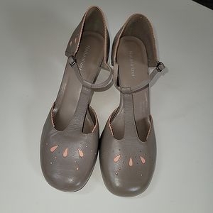 Naturalizer Vintage Style T-Strap Pumps 3" Heel Taupe/Gray & Peach Size 9M NWOB